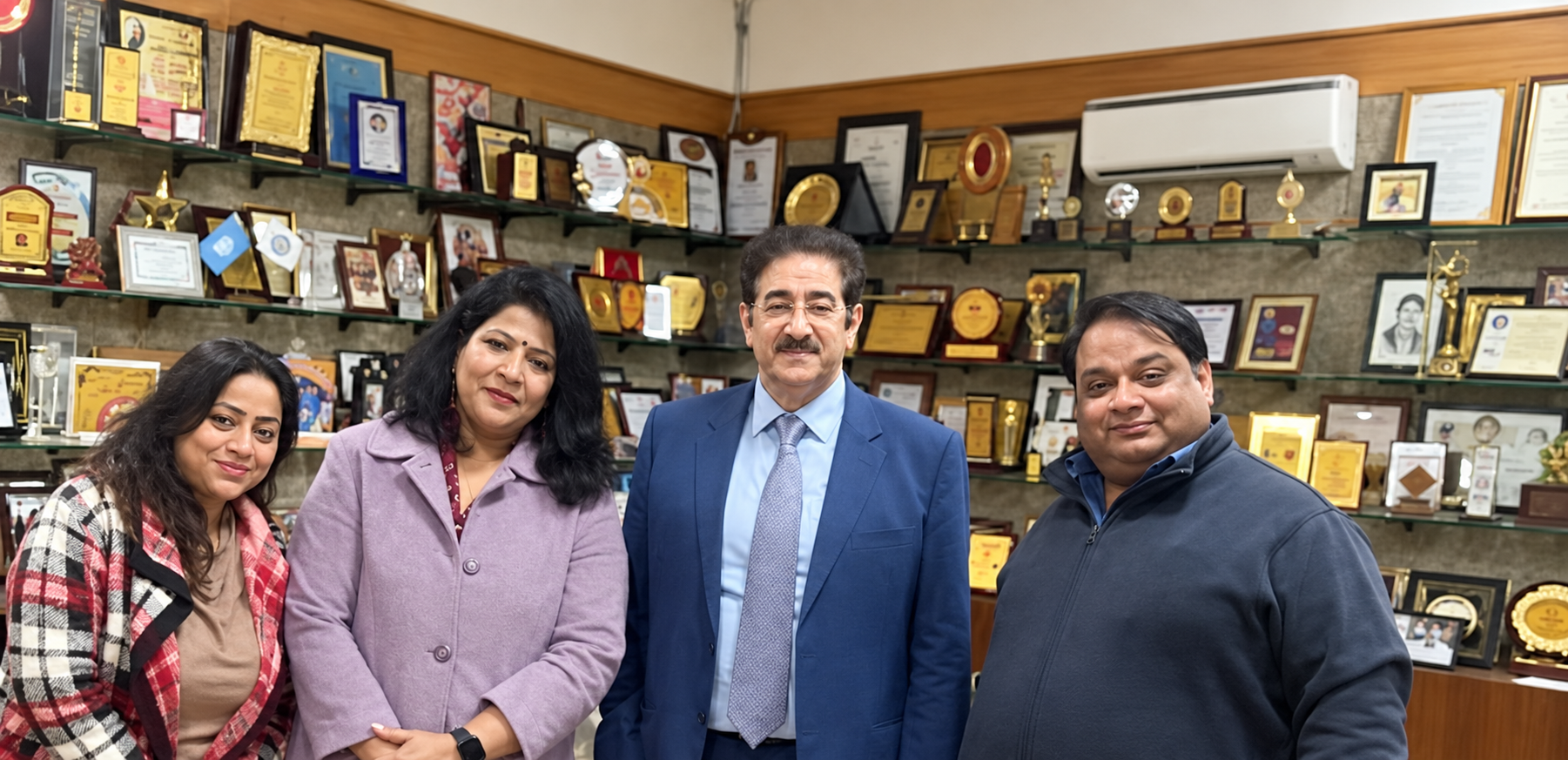 Help Artist India Foundation team working together